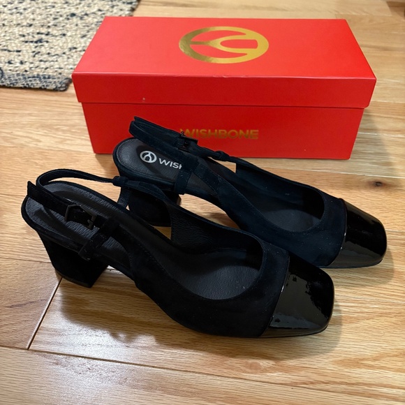 Wishbone black Chanel style suede slingback heels - Picture 7 of 8